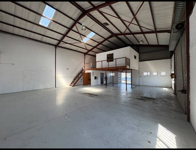 229M² WAREHOUSE TO LET IN BROADLANDS PARK